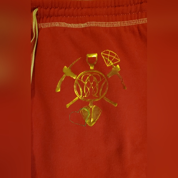 Woman's Capri Sweatpants - Picture 3 of 3